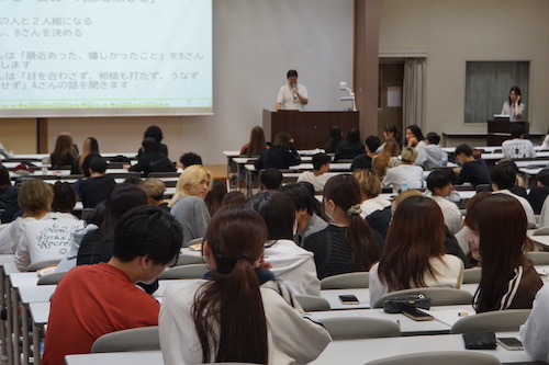 経営学科が成蹊基礎演習2で特別講師を招いて「キャリア形成への